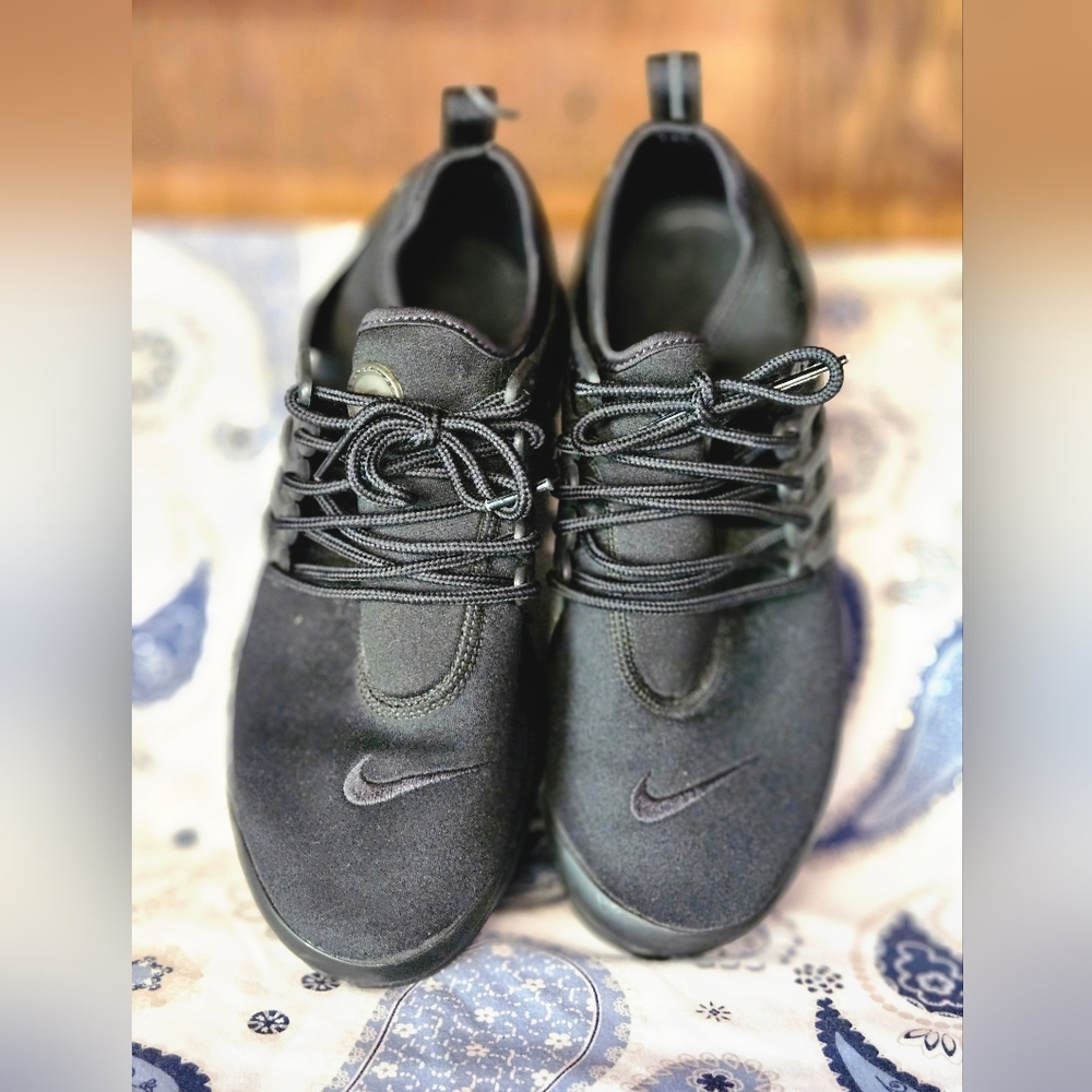 NIKE - Picture 5 of 13